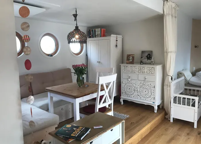 Nyaraló Tinyhouse Schneeweisschen & Rosenrot